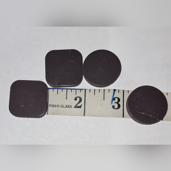 FREE with PURCHASE - MAGNETS 4 Red, white, pink about 1" Each - Picture 6 of 6